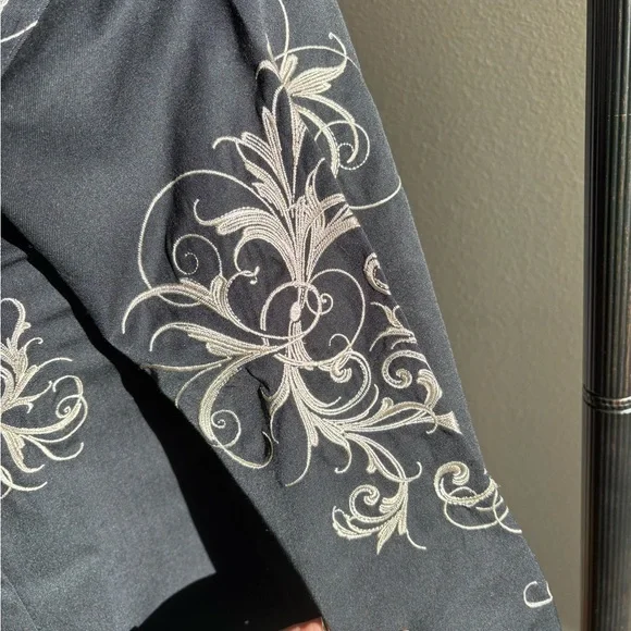 Roper Black Button-Up Shirt with Beige Embroidery🖤 - Picture 6 of 9